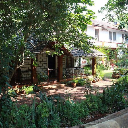 Cancio'S House Hotel Aldona Exterior photo