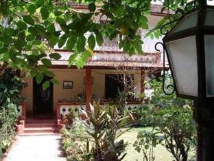 Cancio'S House Hotel Aldona Exterior photo